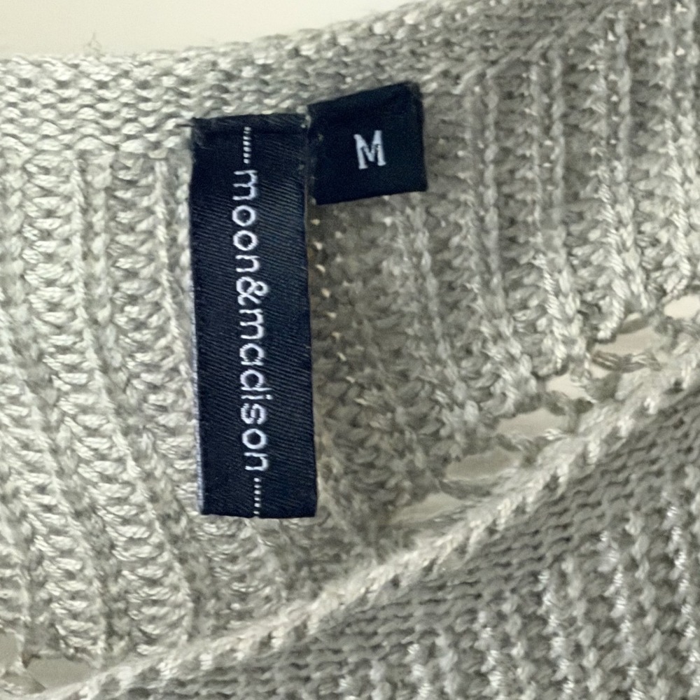 Moon & Madison Sage Green Scallop Wave Knit Poncho Sweater Batwing Sleeve M - Picture 4 of 6